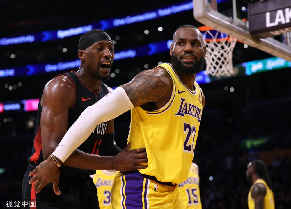 平舞台上展 平舞台上展